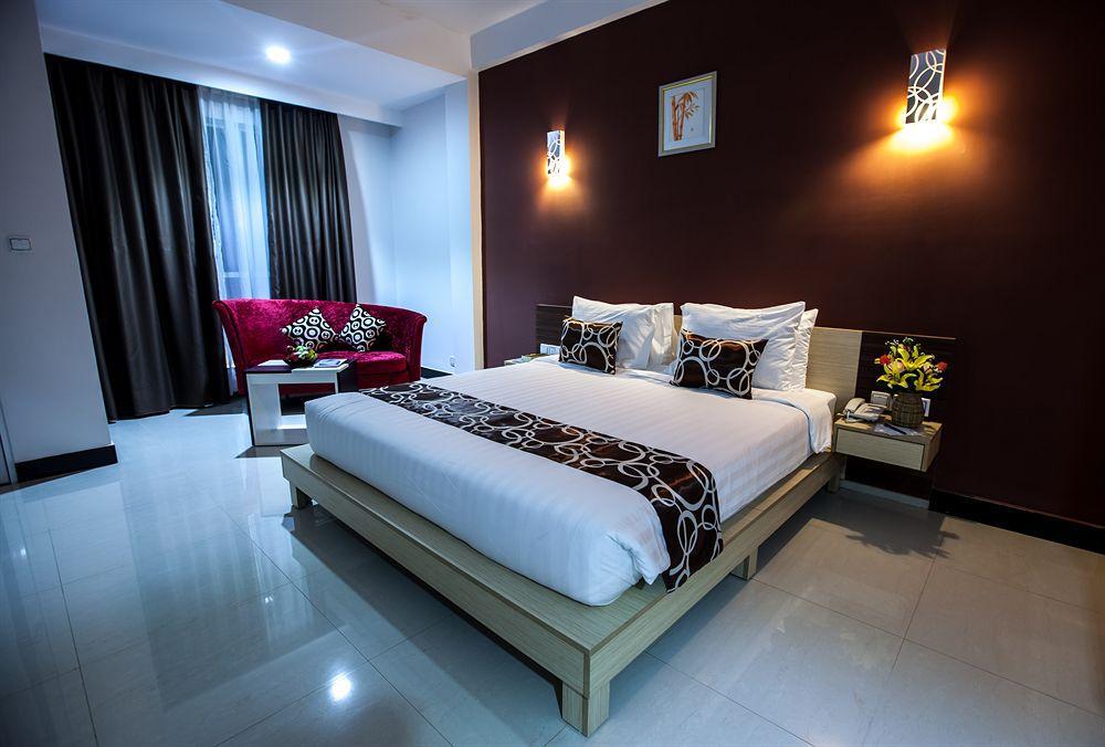 Moon Julie Hotel Σίχανουκβιλ Εξωτερικό φωτογραφία