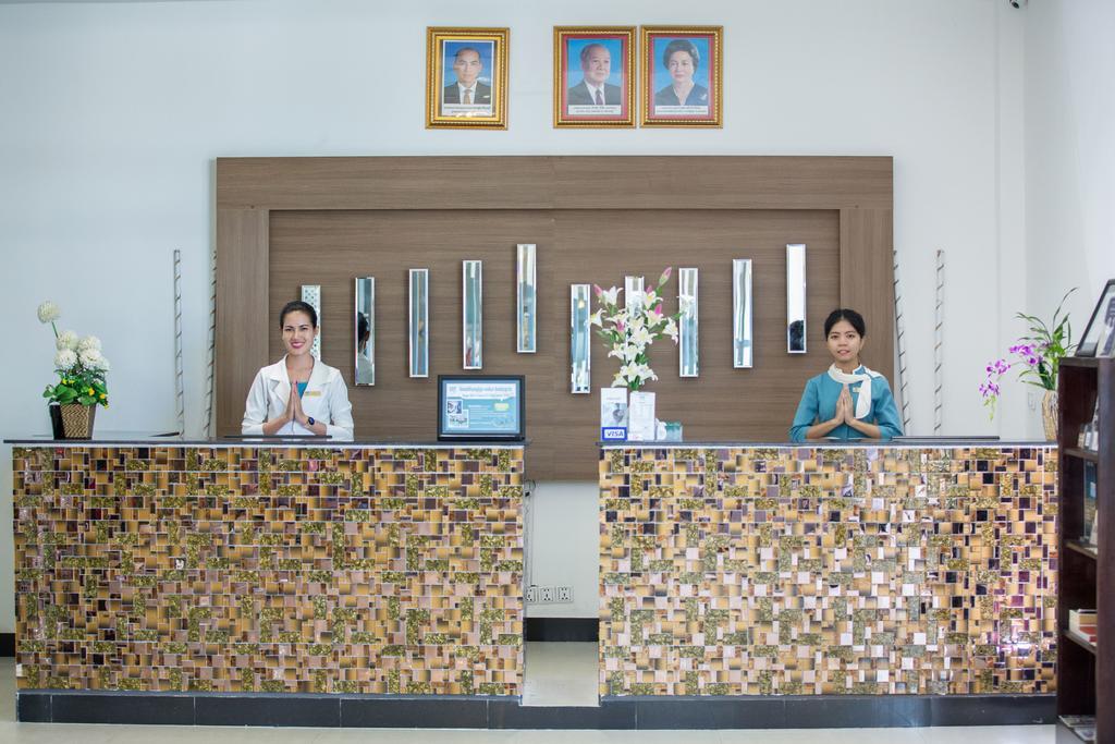Moon Julie Hotel Σίχανουκβιλ Εξωτερικό φωτογραφία