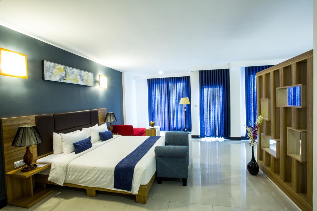 Moon Julie Hotel Σίχανουκβιλ Εξωτερικό φωτογραφία