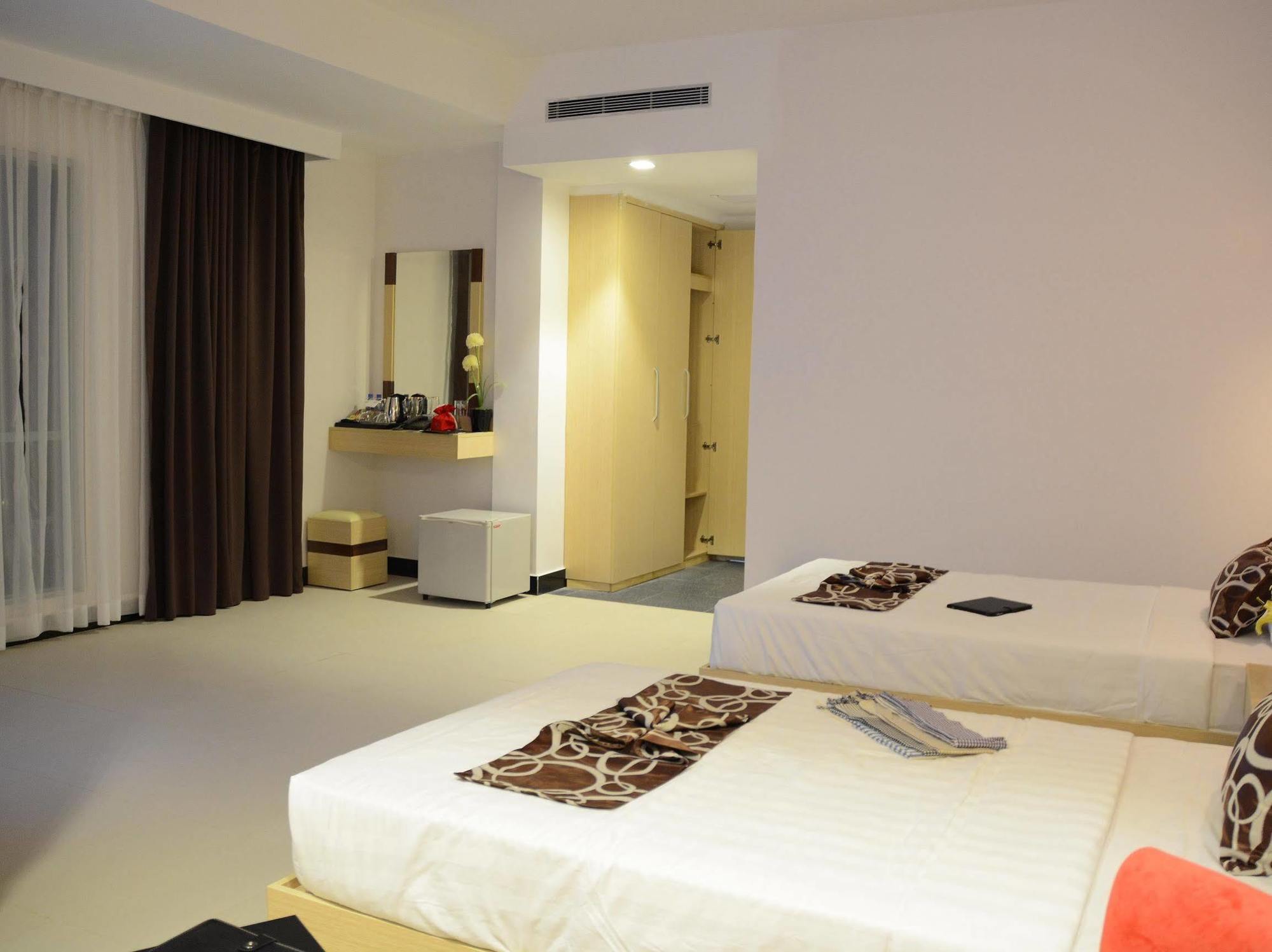Moon Julie Hotel Σίχανουκβιλ Εξωτερικό φωτογραφία