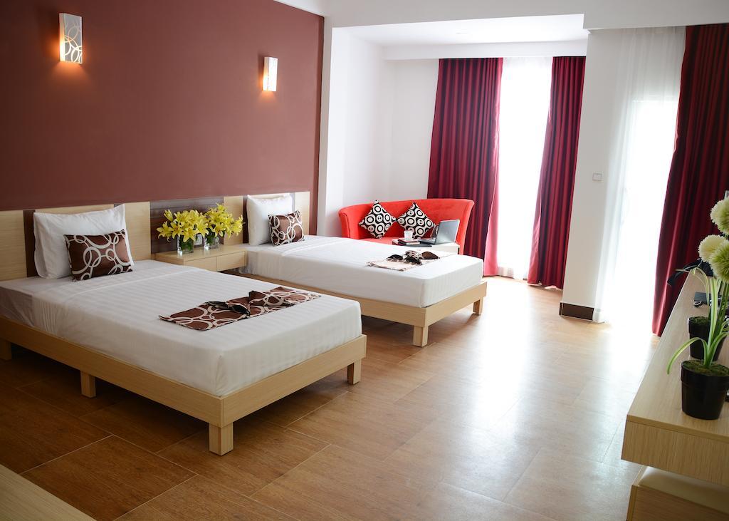 Moon Julie Hotel Σίχανουκβιλ Εξωτερικό φωτογραφία